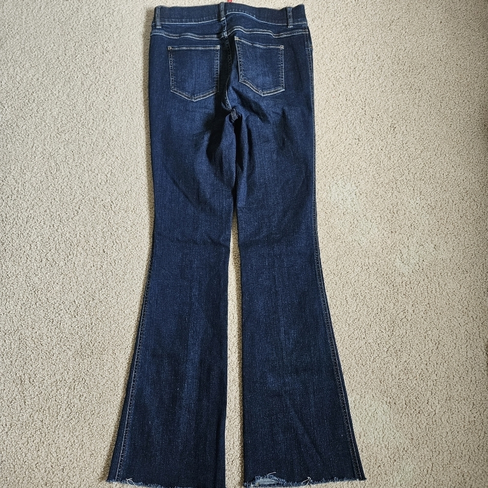 Spanx Shape Every Wear Flare Jeans Medium - Picture 3 of 9